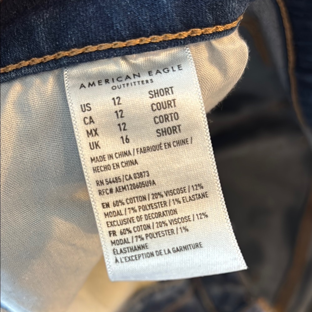 Classic Blue American Eagle Women's Jeans, size 12 - Picture 2 of 4